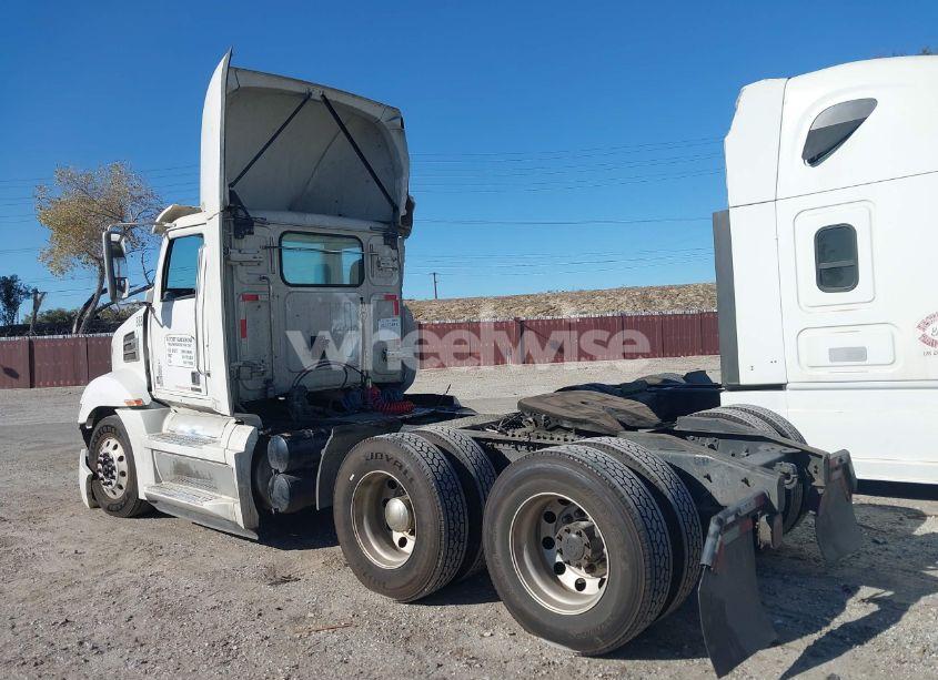 Photo 3 of 2016 Western Star/auto CAR 5700 XE (VIN 5KJJBLD55GLHT4329)