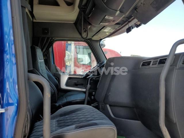 Photo 2 of 2022 WESTERN STAR/AUTO CAR 49X CHASSIS (VIN 5KJJBWDR6NLNH5945)