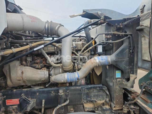 Photo 2 of 2012 WESTERN STAR 4900 SEMI TRUCK (VIN 5KJNAED14CPBL1520)