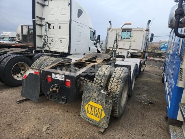 Photo 4 of 2012 WESTERN STAR 4900 SEMI TRUCK (VIN 5KJNAED14CPBL1520)