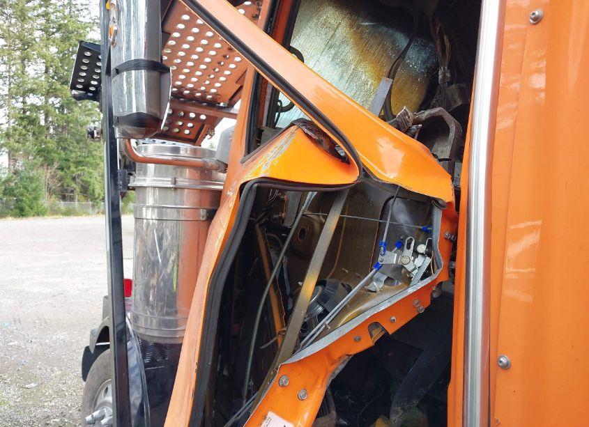 Photo 11 of 2019 Western Star 4900 EX (VIN 5KKHAEDVXKPKT5713)