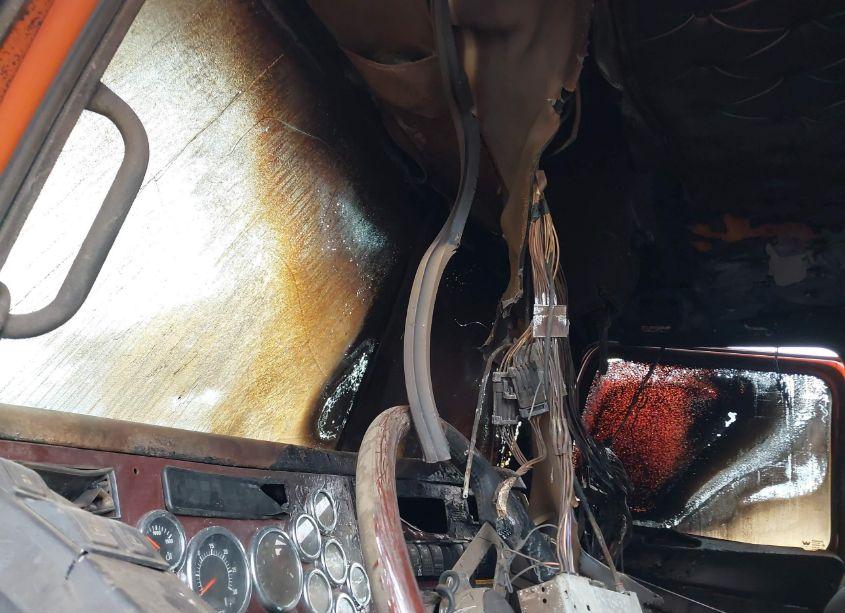 Photo 13 of 2019 Western Star 4900 EX (VIN 5KKHAEDVXKPKT5713)