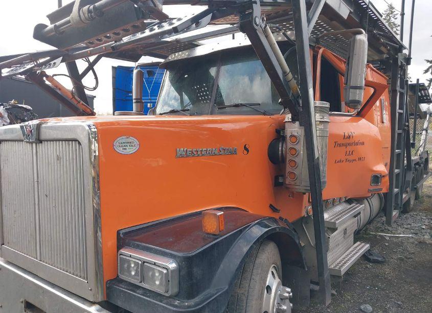 Photo 2 of 2019 Western Star 4900 EX (VIN 5KKHAEDVXKPKT5713)