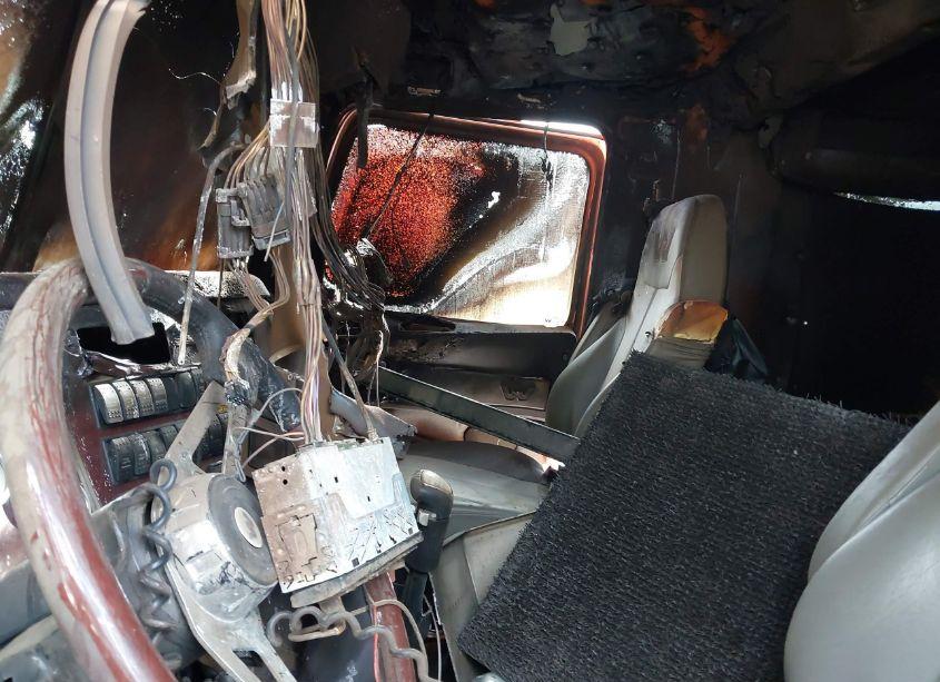 Photo 5 of 2019 Western Star 4900 EX (VIN 5KKHAEDVXKPKT5713)