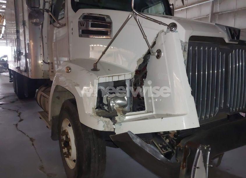 Photo 11 of 2018 Western Star 4700 SET BACK AXLE (VIN 5KKHAXFE3JPJD9621)