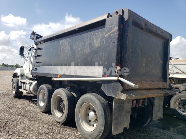 Photo 2 of 2017 WESTERNSTAR 4700 DUMP TRUCK (VIN 5KKMAVDV1HPJC7399)