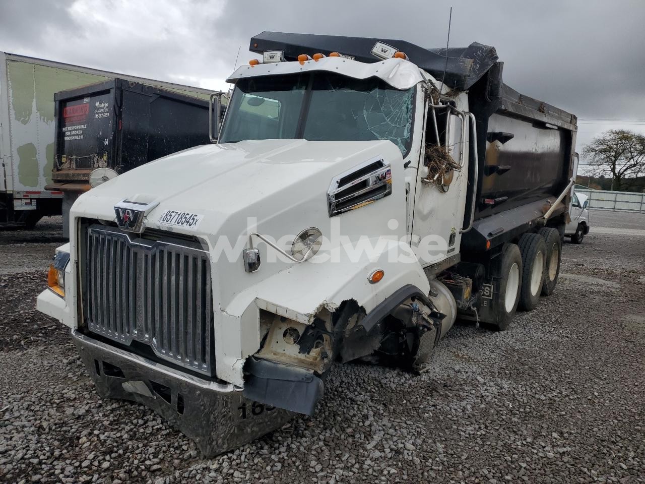 Photo 2 of 2018 WESTERN STAR 4700 DUMP TRUCK (VIN 5KKMAVDVXJPJS2308)