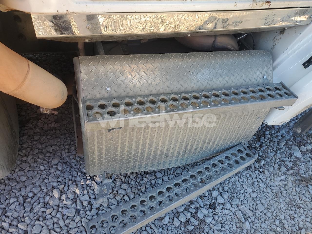 Photo 9 of 2018 WESTERN STAR 4700 DUMP TRUCK (VIN 5KKMAVDVXJPJS2308)