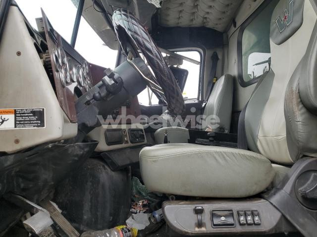 Photo 2 of 2015 WESTERN STAR 4700 DUMP TRUCK (VIN 5KKSAVDV0FLGL5933)