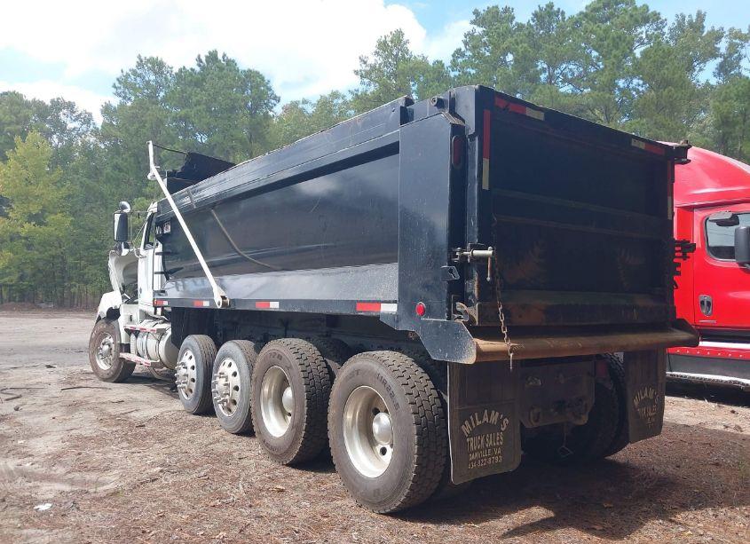Photo 3 of 2016 Western Star DUMP TRUCK (VIN 5KKSAVDY6GLHC8081)