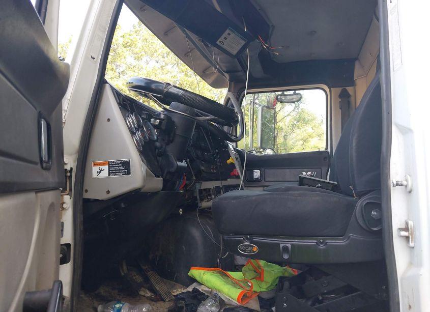 Photo 8 of 2016 Western Star DUMP TRUCK (VIN 5KKSAVDY6GLHC8081)