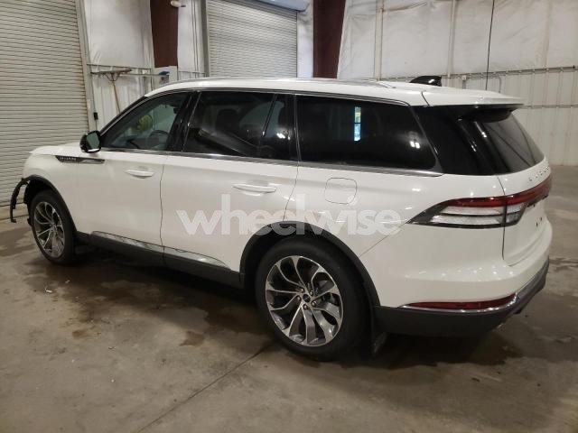 Photo 3 of 2025 LINCOLN AVIATOR (VIN 5LM5J6XC1SGL16452)