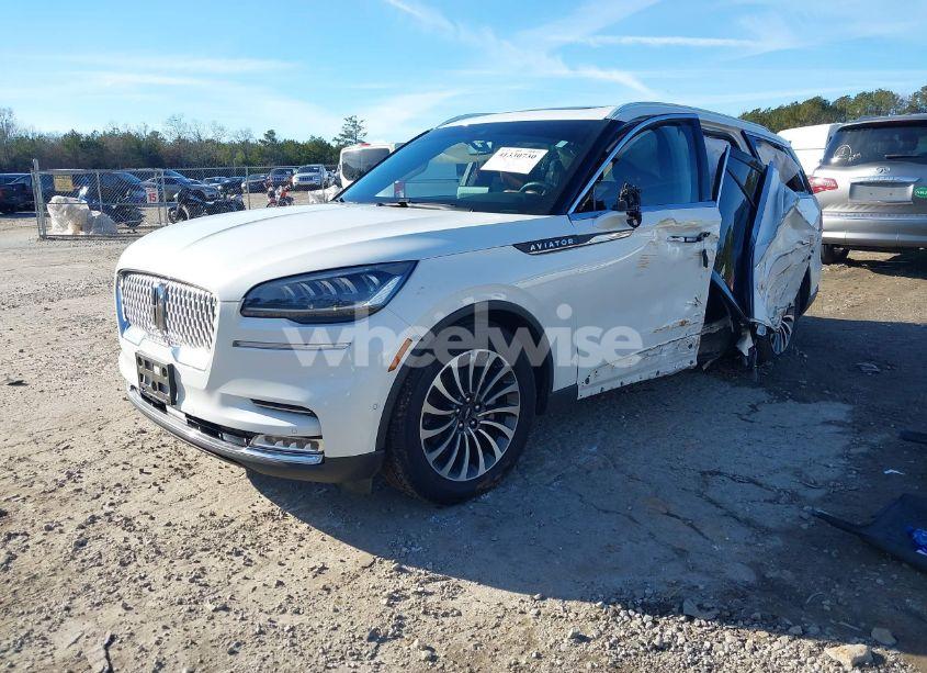 Photo 2 of 2020 Lincoln Aviator RESERVE (VIN 5LM5J7WC5LGL36194)