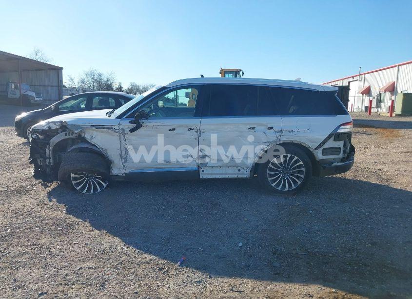 Photo 15 of 2020 Lincoln Aviator RESERVE (VIN 5LM5J7WC8LGL36710)