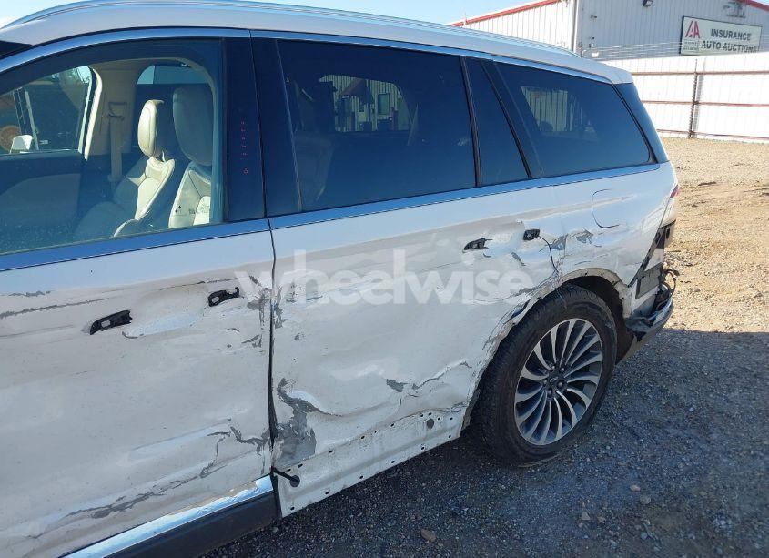 Photo 21 of 2020 Lincoln Aviator RESERVE (VIN 5LM5J7WC8LGL36710)