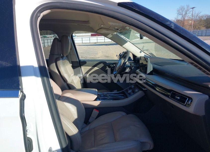 Photo 5 of 2020 Lincoln Aviator RESERVE (VIN 5LM5J7WC8LGL36710)