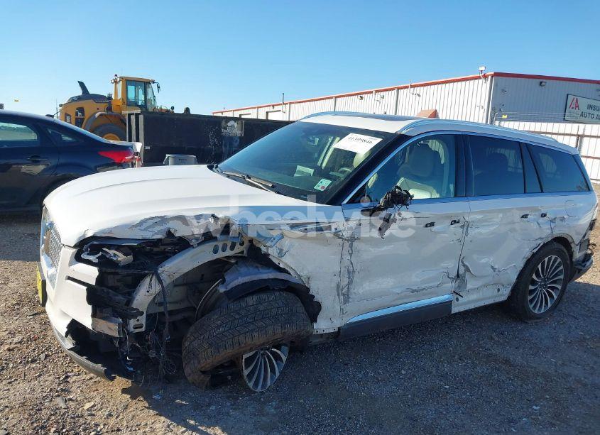 Photo 6 of 2020 Lincoln Aviator RESERVE (VIN 5LM5J7WC8LGL36710)