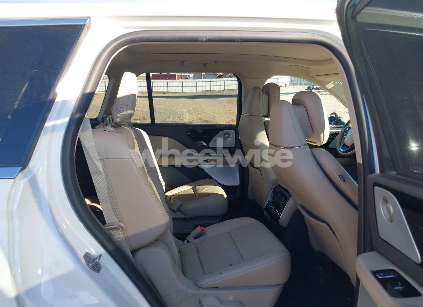 Photo 8 of 2020 Lincoln Aviator RESERVE (VIN 5LM5J7WC8LGL36710)
