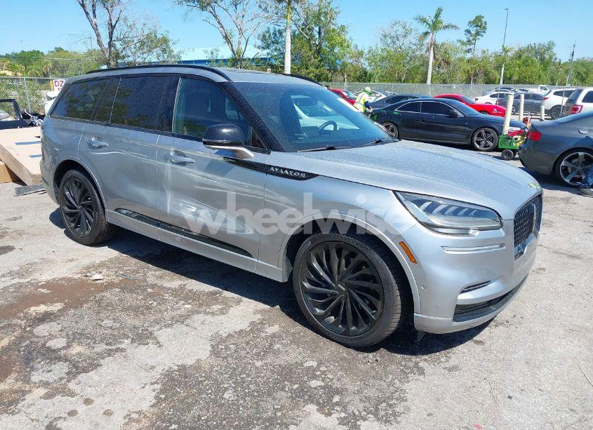 2022 Lincoln Aviator RESERVE (VIN 5LM5J7WC8NGL12197) main photo
