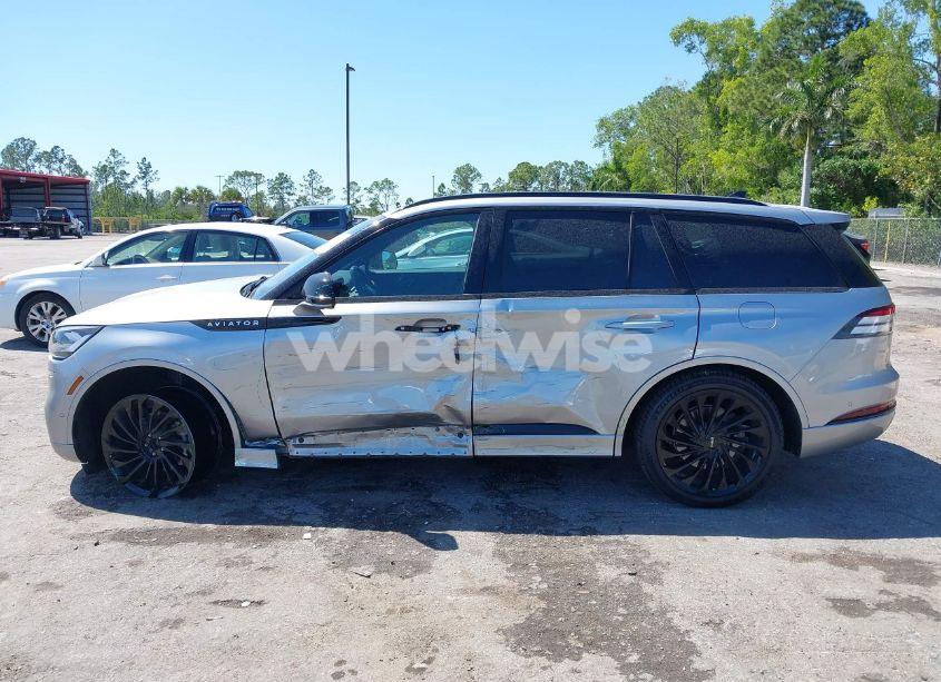 Photo 15 of 2022 Lincoln Aviator RESERVE (VIN 5LM5J7WC8NGL12197)