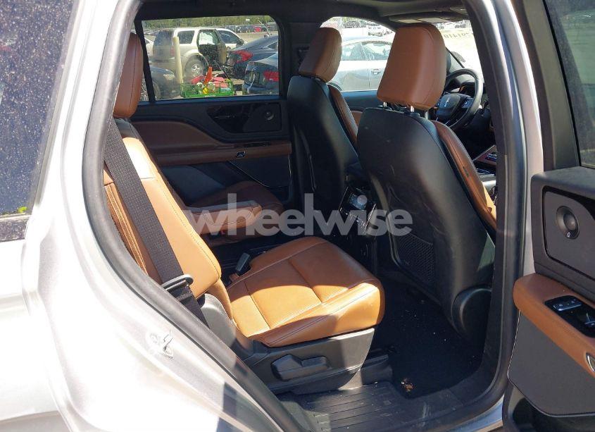 Photo 8 of 2022 Lincoln Aviator RESERVE (VIN 5LM5J7WC8NGL12197)