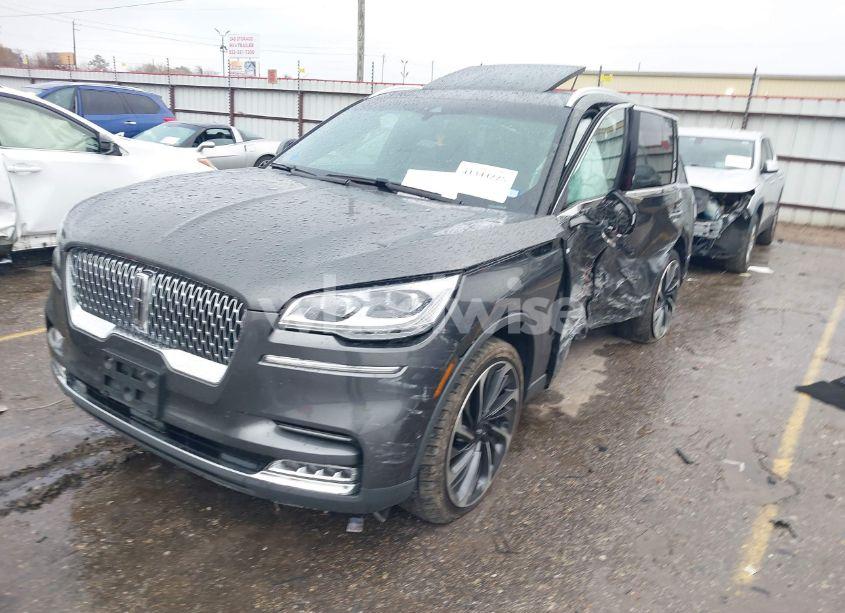 Photo 2 of 2020 Lincoln Aviator RESERVE (VIN 5LM5J7XC4LGL32832)