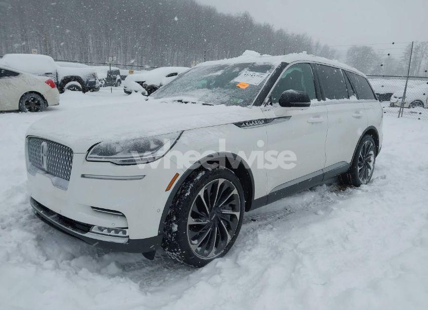 Photo 2 of 2020 Lincoln Aviator RESERVE (VIN 5LM5J7XC4LGL36377)