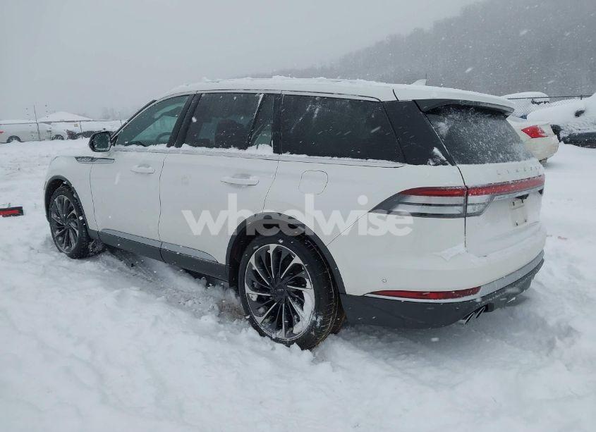 Photo 3 of 2020 Lincoln Aviator RESERVE (VIN 5LM5J7XC4LGL36377)