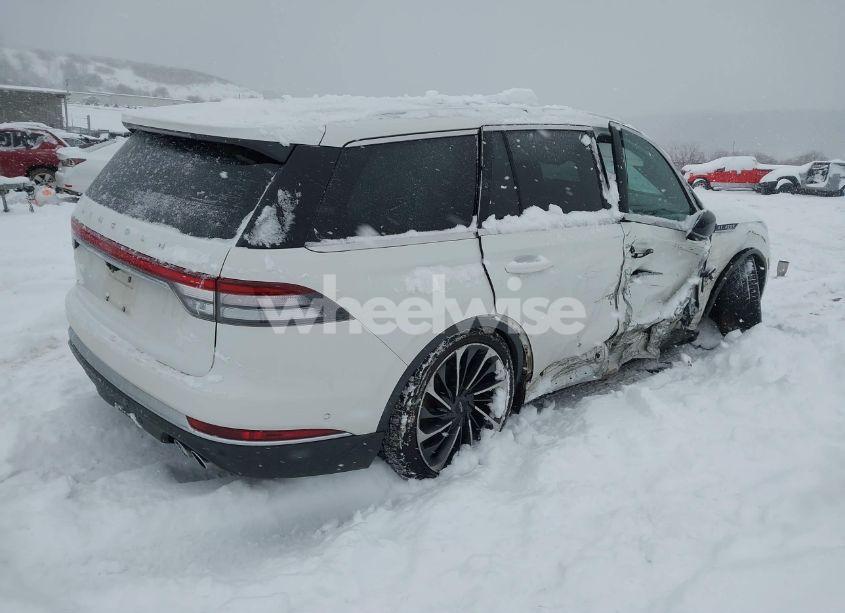 Photo 4 of 2020 Lincoln Aviator RESERVE (VIN 5LM5J7XC4LGL36377)