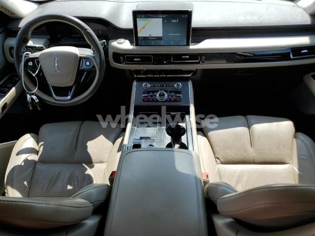 Photo 2 of 2020 LINCOLN AVIATOR RESERVE N/A (VIN 5LM5J7XC6LGL06832)