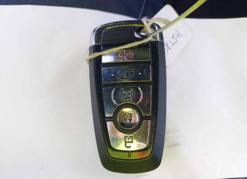 Photo 11 of 2020 Lincoln Aviator RESERVE (VIN 5LM5J7XC9LGL01382)