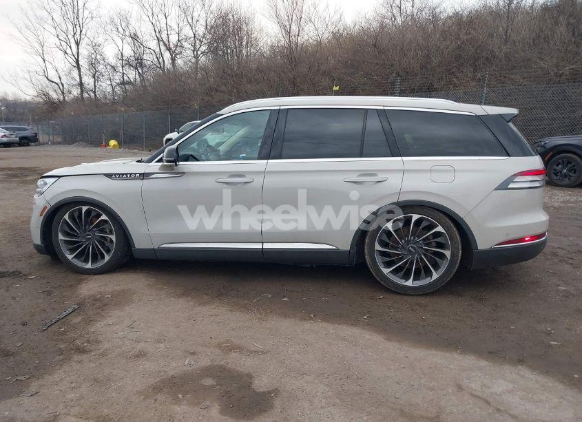 Photo 15 of 2022 Lincoln Aviator RESERVE (VIN 5LM5J7XCXNGL08697)
