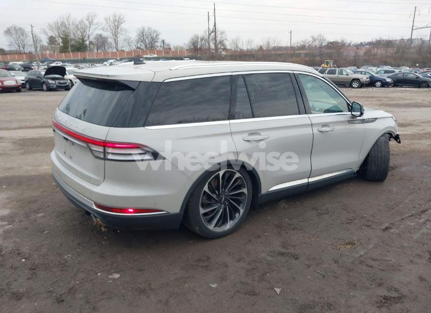 Photo 4 of 2022 Lincoln Aviator RESERVE (VIN 5LM5J7XCXNGL08697)