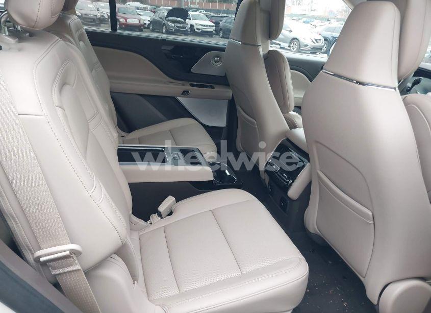 Photo 8 of 2022 Lincoln Aviator RESERVE (VIN 5LM5J7XCXNGL08697)