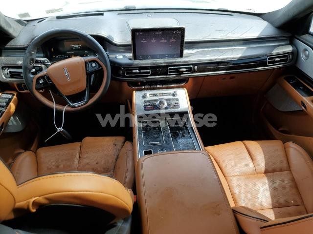 Photo 3 of 2023 LINCOLN AVIATOR BLACK LABEL (VIN 5LM5J9XC5PGL21498)