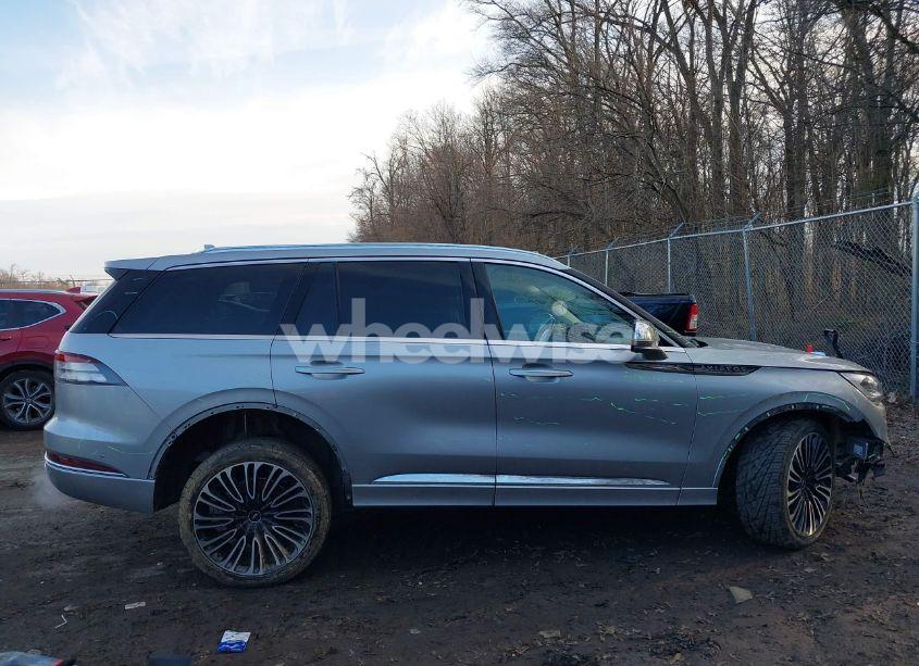 Photo 13 of 2020 Lincoln Aviator BLACK LABEL (VIN 5LM5J9XC7LGL03787)