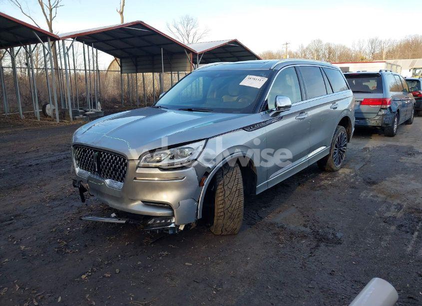Photo 2 of 2020 Lincoln Aviator BLACK LABEL (VIN 5LM5J9XC7LGL03787)