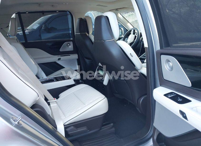 Photo 8 of 2020 Lincoln Aviator BLACK LABEL (VIN 5LM5J9XC7LGL03787)