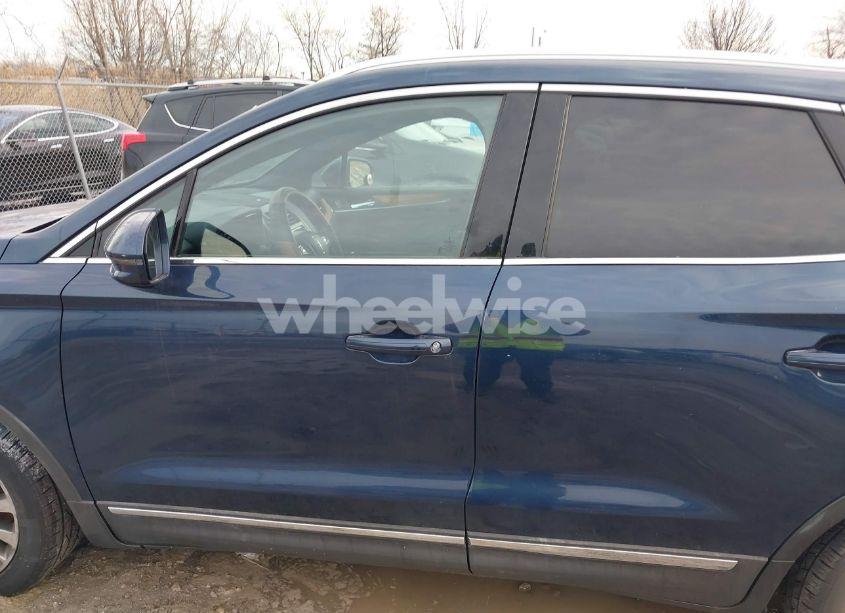 Photo 6 of 2015 Lincoln Mkc N/A (VIN 5LMCJ1A90FUJ00624)