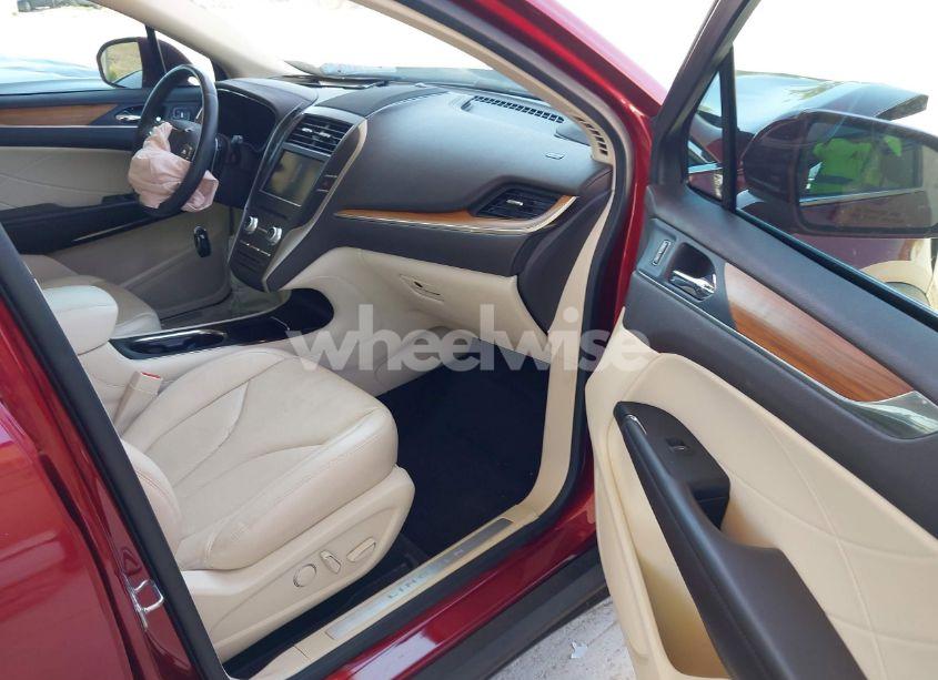 Photo 5 of 2015 Lincoln Mkc N/A (VIN 5LMCJ1A96FUJ22871)