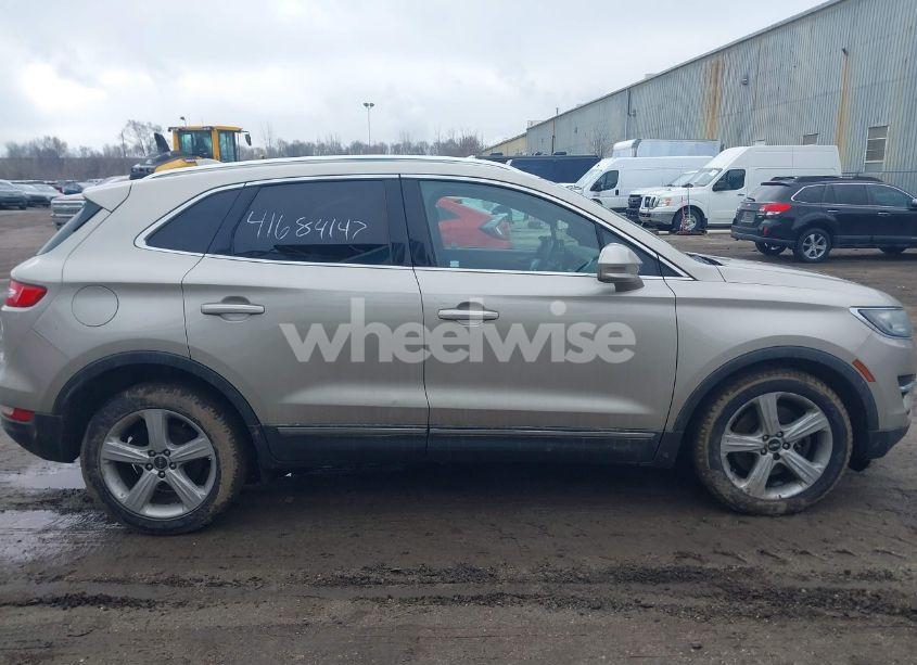 Photo 13 of 2015 Lincoln Mkc N/A (VIN 5LMCJ1A96FUJ30579)