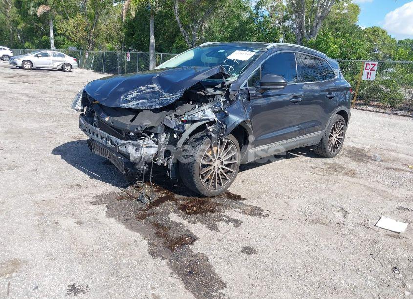 Photo 2 of 2015 Lincoln Mkc N/A (VIN 5LMCJ1A97FUJ22751)