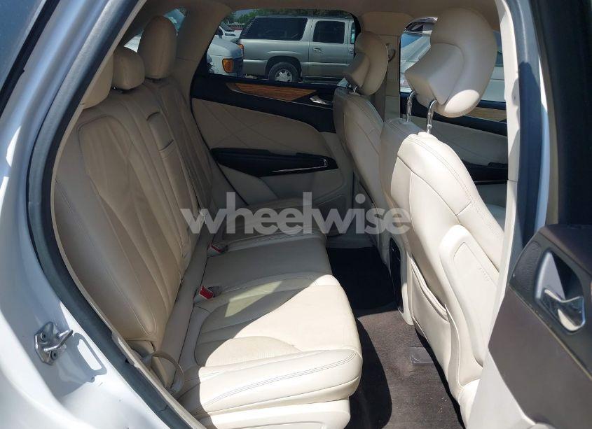 Photo 8 of 2015 Lincoln Mkc N/A (VIN 5LMCJ1A98FUJ33872)