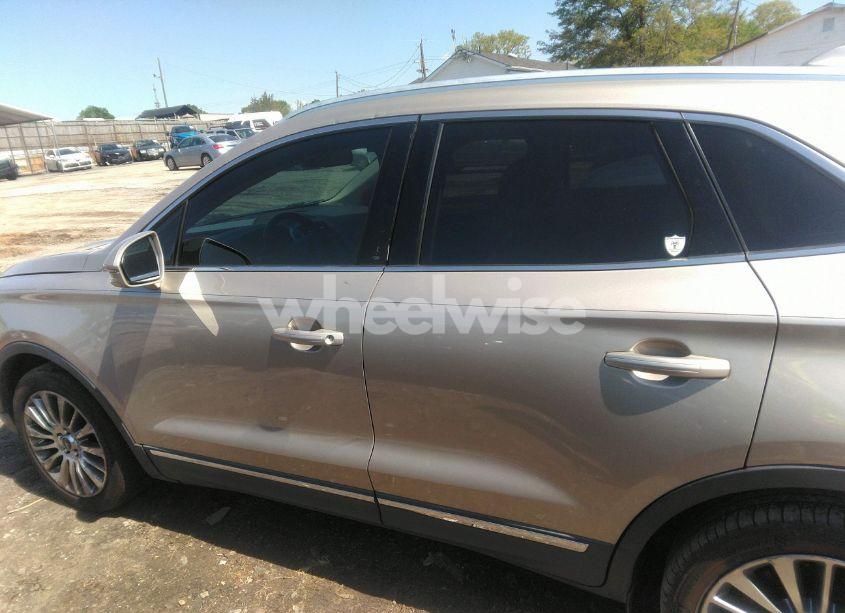 Photo 14 of 2015 Lincoln Mkc N/A (VIN 5LMCJ1A99FUJ41365)