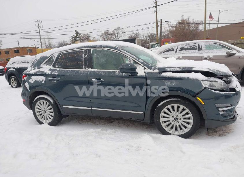 Photo 13 of 2019 Lincoln Mkc STANDARD (VIN 5LMCJ1C91KUL32303)