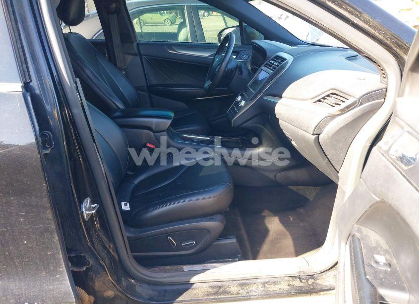 Photo 5 of 2016 Lincoln Mkc PREMIER (VIN 5LMCJ1C92GUJ08688)