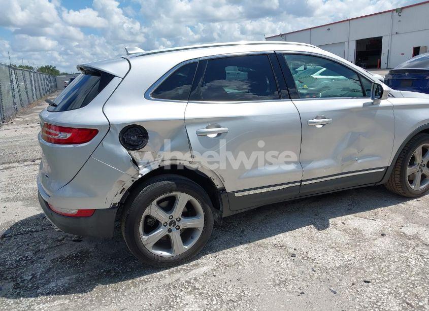 Photo 6 of 2018 Lincoln Mkc PREMIERE (VIN 5LMCJ1C92JUL00877)