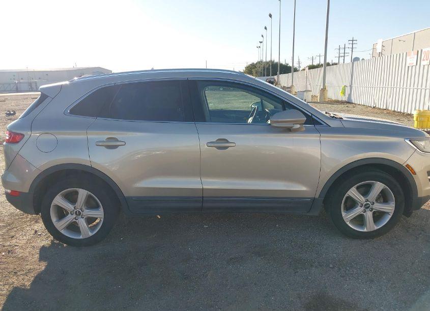 Photo 13 of 2017 Lincoln Mkc PREMIERE (VIN 5LMCJ1C95HUL51333)