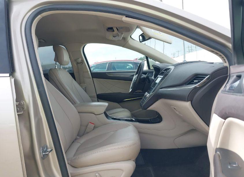 Photo 5 of 2017 Lincoln Mkc PREMIERE (VIN 5LMCJ1C95HUL51333)