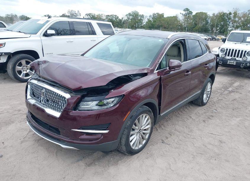 Photo 2 of 2019 Lincoln Mkc STANDARD (VIN 5LMCJ1C99KUL02188)